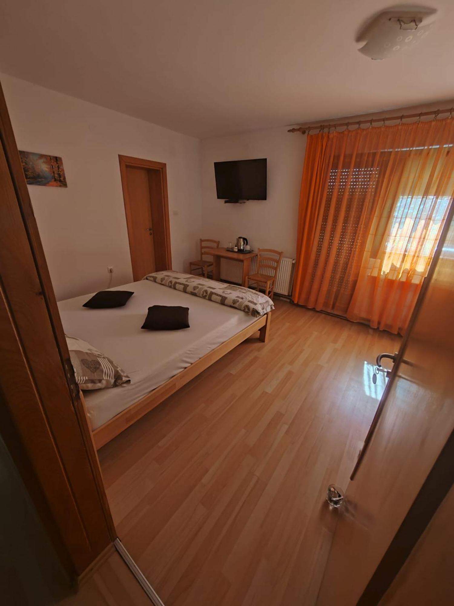 Stari Mlin Hotel Korenica Exterior photo